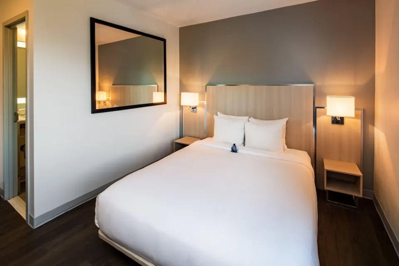 Gatsby Athens Hotel Ngoại thất bức ảnh A room at the hotel